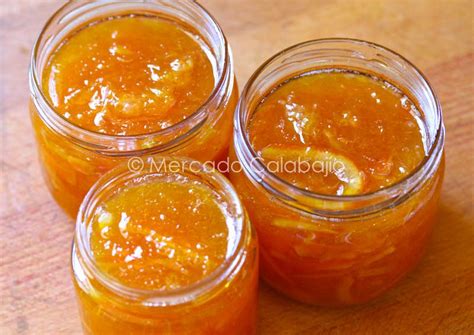 Mermelada de naranja sin azúcar en proceso de cocción