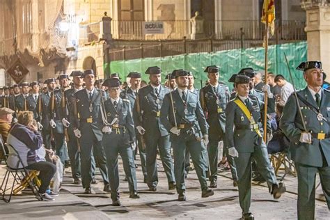 Guardias de la Santa Hermandad con sus uniformes verdes