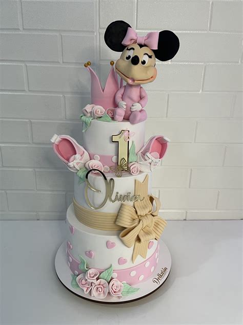 Variedad de tortas personalizadas y creativas para eventos