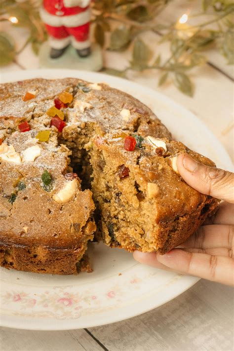 Foto de kuchen navideño en mesa festiva
