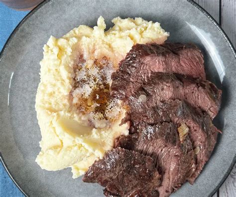 sobrecostilla al horno con puré de papas