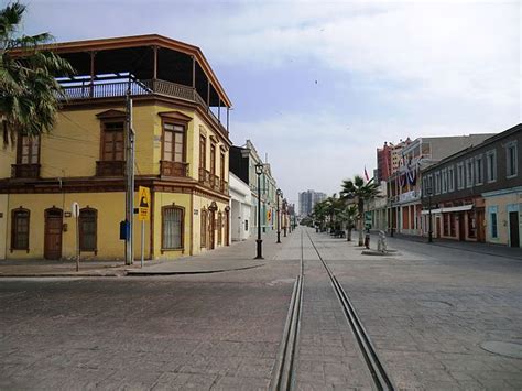 Arquitectura patrimonial de la calle Baquedano en Iquique.