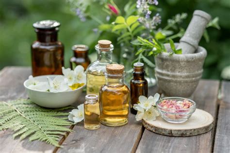 Infografía de los principales tipos de ingredientes en cosméticos: emolientes, antioxidantes y pigmentos