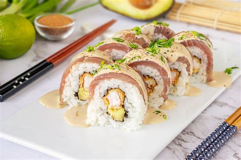 Maki rolls Acevichado y Tori no Karaage de Arigato