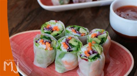 Rollitos vietnamitas (Nem rán) y tallarines Mi Xao Bo