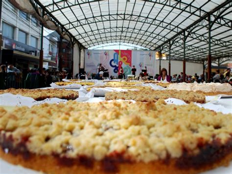 Foto aérea de la multitud en la Fiesta del Kuchen en Puerto Varas