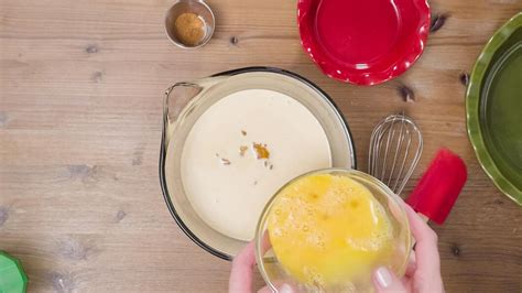 Mezcla de ingredientes para el relleno de tarta de queso