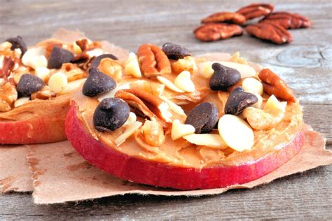 Snack saludable con manzana post-entrenamiento