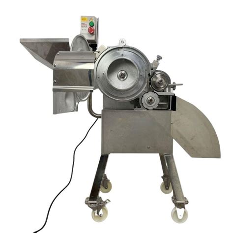 Fotografía de la cortadora de verduras industrial BCM-1650 mostrando su diseño en acero inoxidable y pantalla táctil