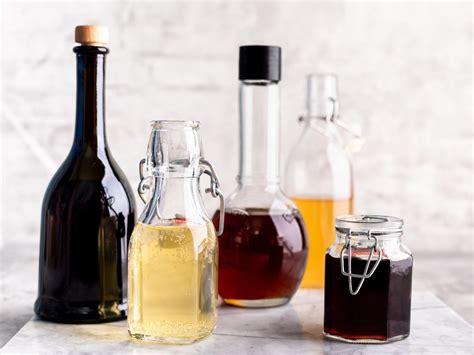 Infografía: Componentes clave del escabeche (aceite, vinagre, vino, especias)