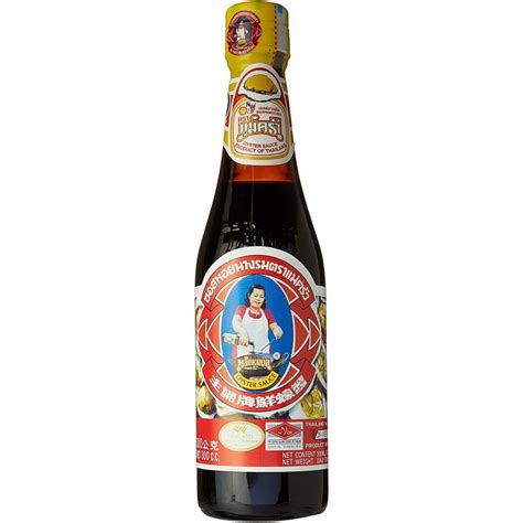 botellas de salsa de soja, salsa de ostras, vino de arroz y aceite de sésamo