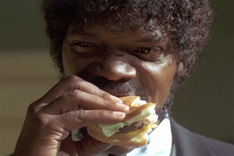 Una imagen de la icónica escena de la hamburguesa de Pulp Fiction