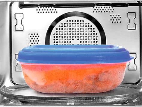 Foto de recipiente apto para microondas con tapa y porotos verdes