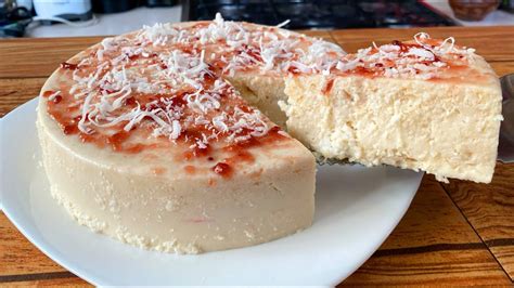 Esquema de deconstrucción de un postre de coco con sus componentes y texturas