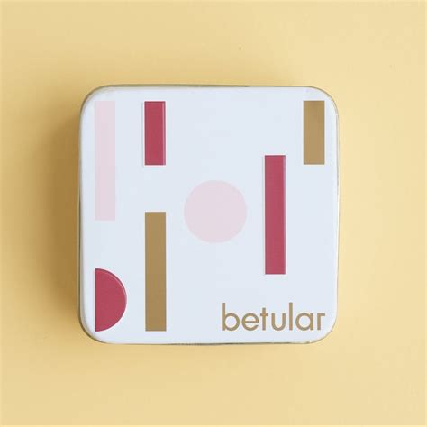 Lata de bombones personalizados de Betular Patisserie