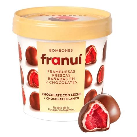 Exhibidor de helados y chocolates Rapanui con Franui en primer plano