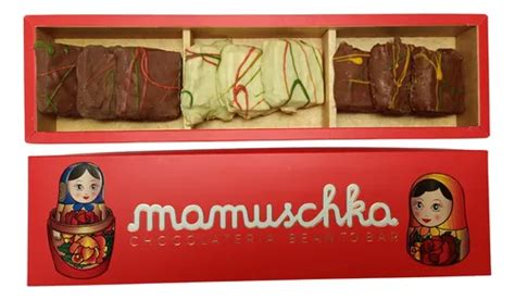 Latas de chocolates Mamuschka con diseños de matrioshkas rusas