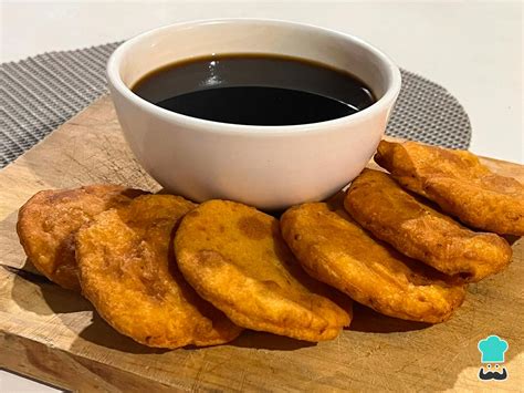 Sopaipillas pasadas con chancaca y canela