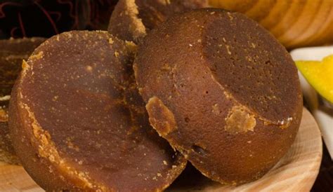 Foto de bloques de chancaca o panela sin refinar