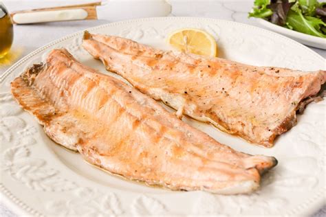Ingredientes frescos para la marinada de trucha