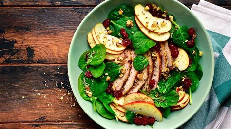 Ensalada tibia con espinacas, brócoli y calabaza asada