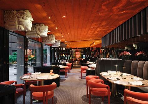 Fotografía interior del restaurante Tantris en Múnich, destacando su diseño innovador