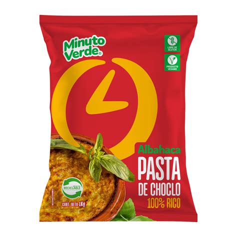 Infografía comparativa entre pasta de choclo clásica y versiones con agregados como pimentón o espinaca