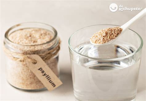 foto de la masa resultante con textura hidratada y el psyllium integrado