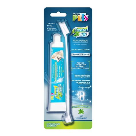 Imagen de un kit de higiene para perros con cepillo, pasta de dientes y limpiador de arrugas.