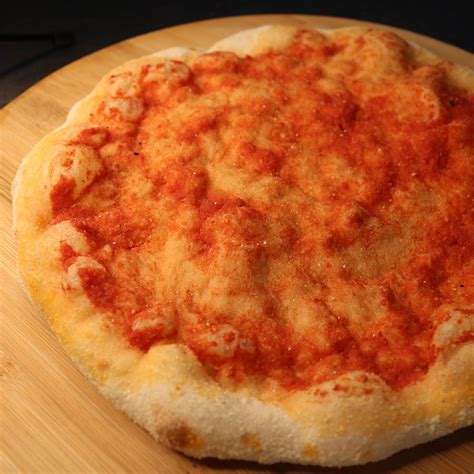 Esquema de las dos variaciones de pizza: con base de bechamel y con base de tomate