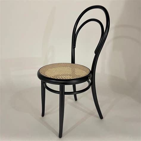 Silla Thonet No. 14 en un café vienés