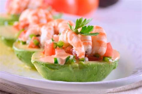 Kaisen-don con salmón, camarones y palta