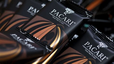 Ejemplo de empaque biodegradable de chocolate Pacari