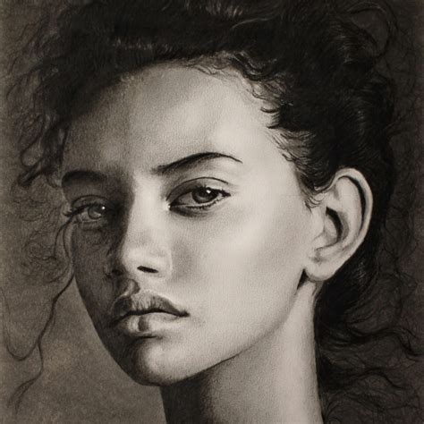 Primer plano de los ojos en un retrato al pastel, mostrando la profundidad y los detalles logrados