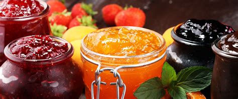 Imagen de diversas frutas frescas utilizadas para hacer mermelada.