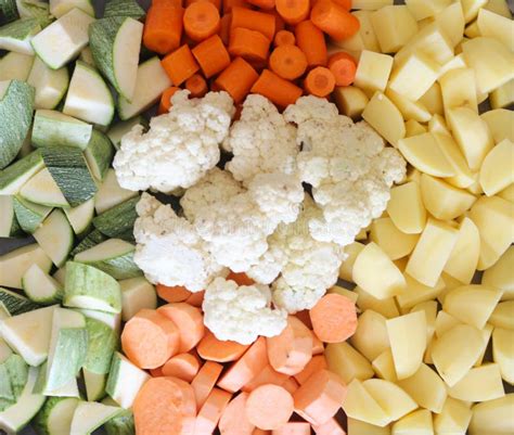 Verduras cortadas y listas para hornear.