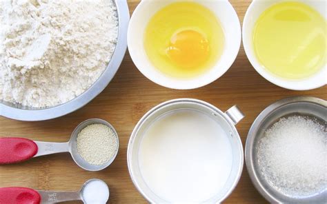 Ingredientes secos y líquidos para el bizcocho