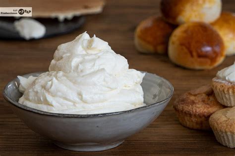 Frosting de queso crema en un bowl