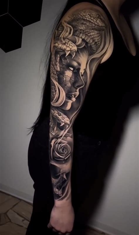 diseño de tatuaje de manga con peonías y crisantemos