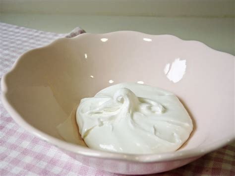 Ingredientes para la glasa real: azúcar glas, albúmina y cremor tártaro.