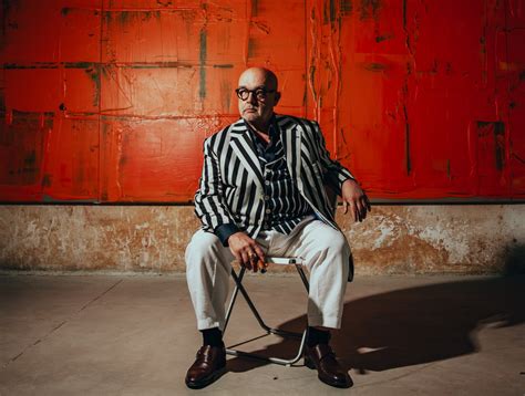 Esquema de una instalación de Pedro Cabrita Reis con vigas de acero y elementos arquitectónicos