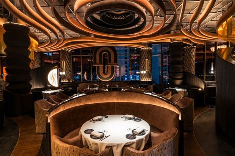 Imagen del restaurante Smoked Room o Leña en Dubái, destacando su diseño o algún plato emblemático.