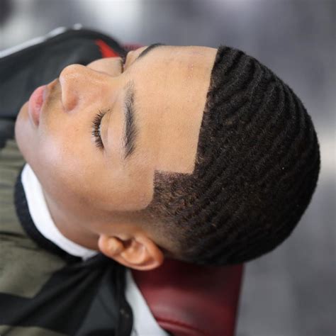 Hombre con ondas 360 bien definidas