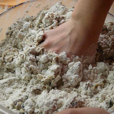 Proceso de mezclado de ingredientes para la masa de polvorones