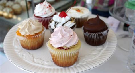 Variedad de rellenos para cupcakes: frutas, ganache, manjar