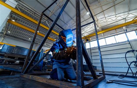 Fabricación y soldadura de las tapaderas para el sellado hermético del silo