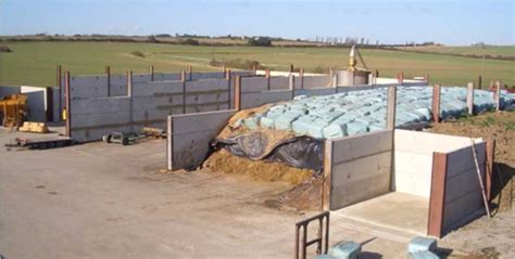 Operación de llenado y compactación de un silo de trinchera para maíz