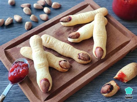 Un collage de varias de las recetas mencionadas: Tumbas de chocolate, Dedos de bruja, Empanadas rojas, Muffins especiados.