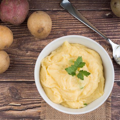 Puré de papas cremoso listo para ser transformado en papas duquesas