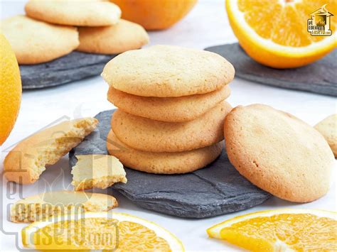 Fotografía de galletas de naranja sin azúcar recién horneadas